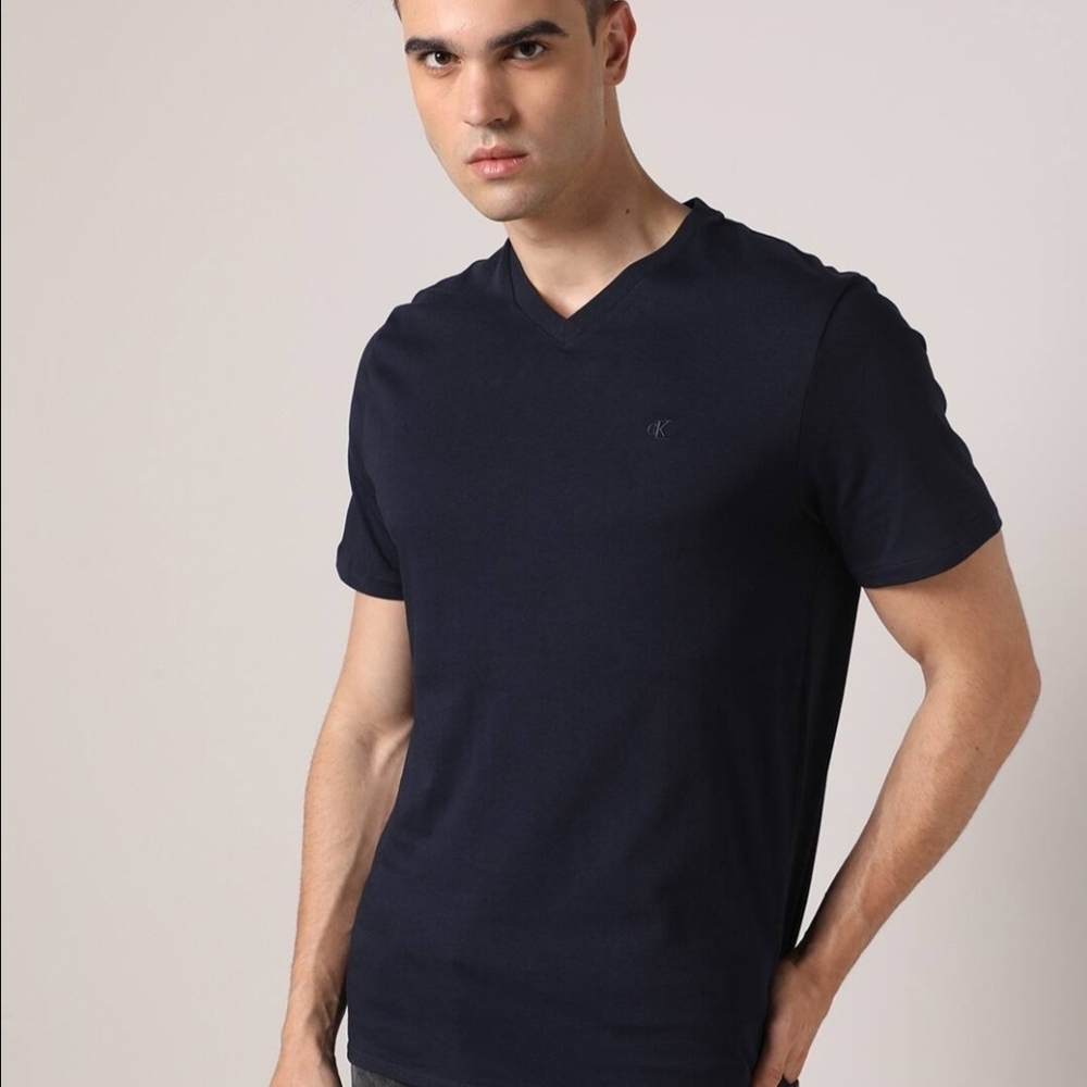 Calvin Klein Men Sz M Navy Blue V-Neck Liquid Touch T-Shirt